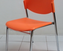 เก้าอี้โพลี ขาเหล็กแป๊ปไข่ รุ่น CP-03-P ราคา 430 บาท โทร. 099-326-0005