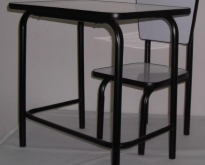 ชุด โต๊ะอนุบาลเดี่ยว (โต๊ะพร้อมเก้าอี้) ราคา 700 บาท โทร. 099-326-0005