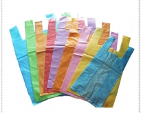 ผลิตและจำหน่าย และถุงมือ ถุงขยะสี  ถุงขยะชา     ทั้งแบบพับและแบบม้วนสนใจคลิ