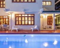 Rear luxury Private Pool Villa in the midddle of Sathorn (Soi Suanplu 6)